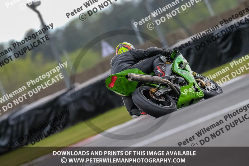 PJ Motorsport Photography;donington no limits trackday;donington park photographs;donington trackday photographs;no limits trackdays;peter wileman photography;trackday digital images;trackday photos